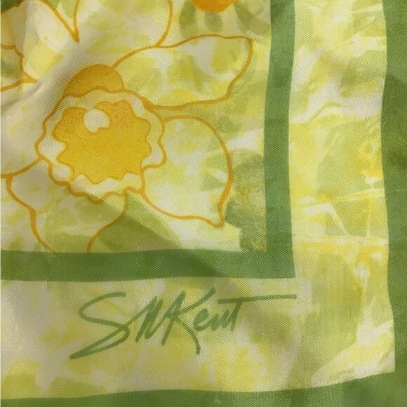 Avon Water Repellent Floral Square Scarf Vintage - Picture 6 of 9